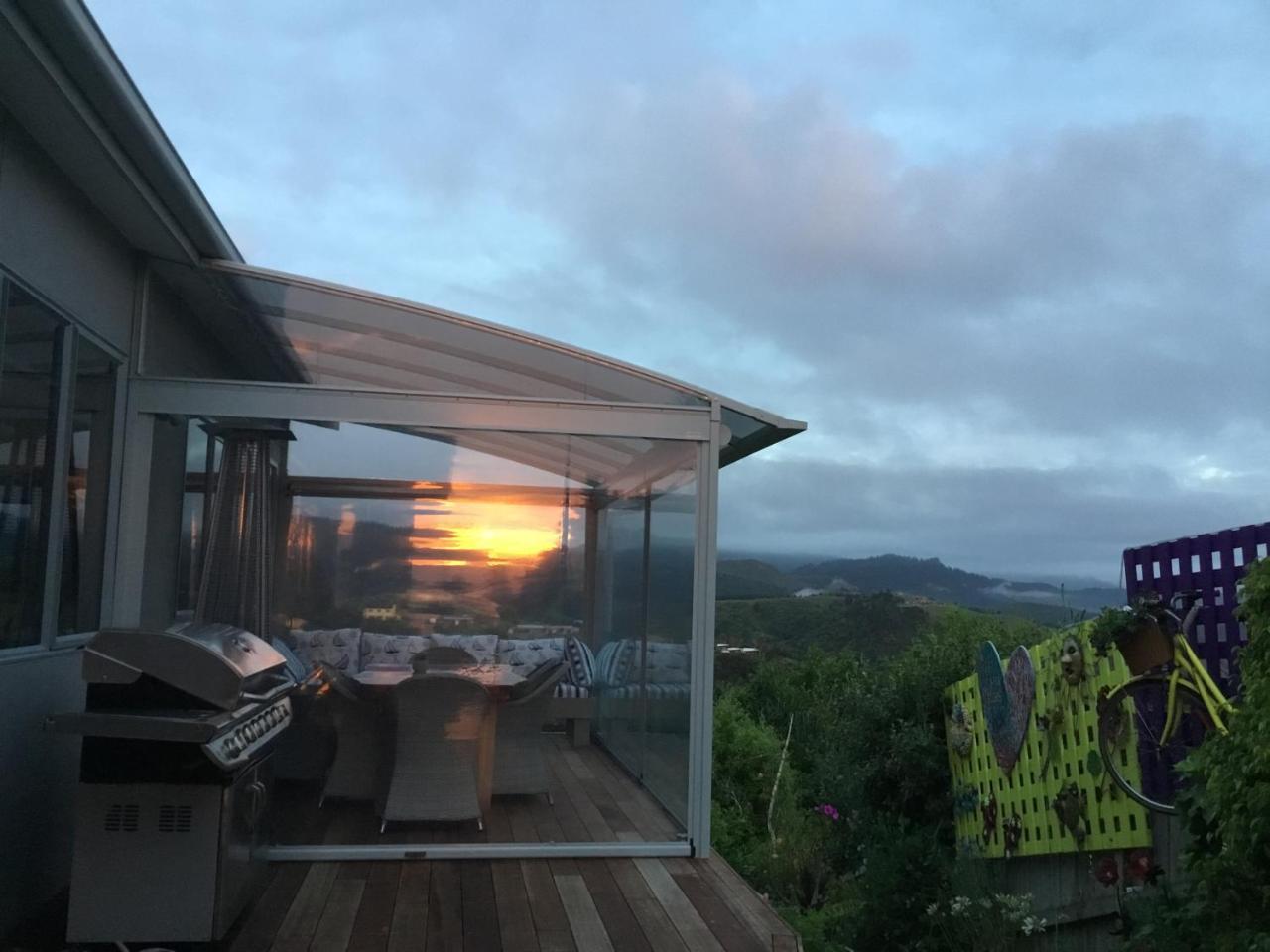 Stunning Views Bed, Breakfast & Health Retreat Bed & Breakfast Whangamata Dış mekan fotoğraf